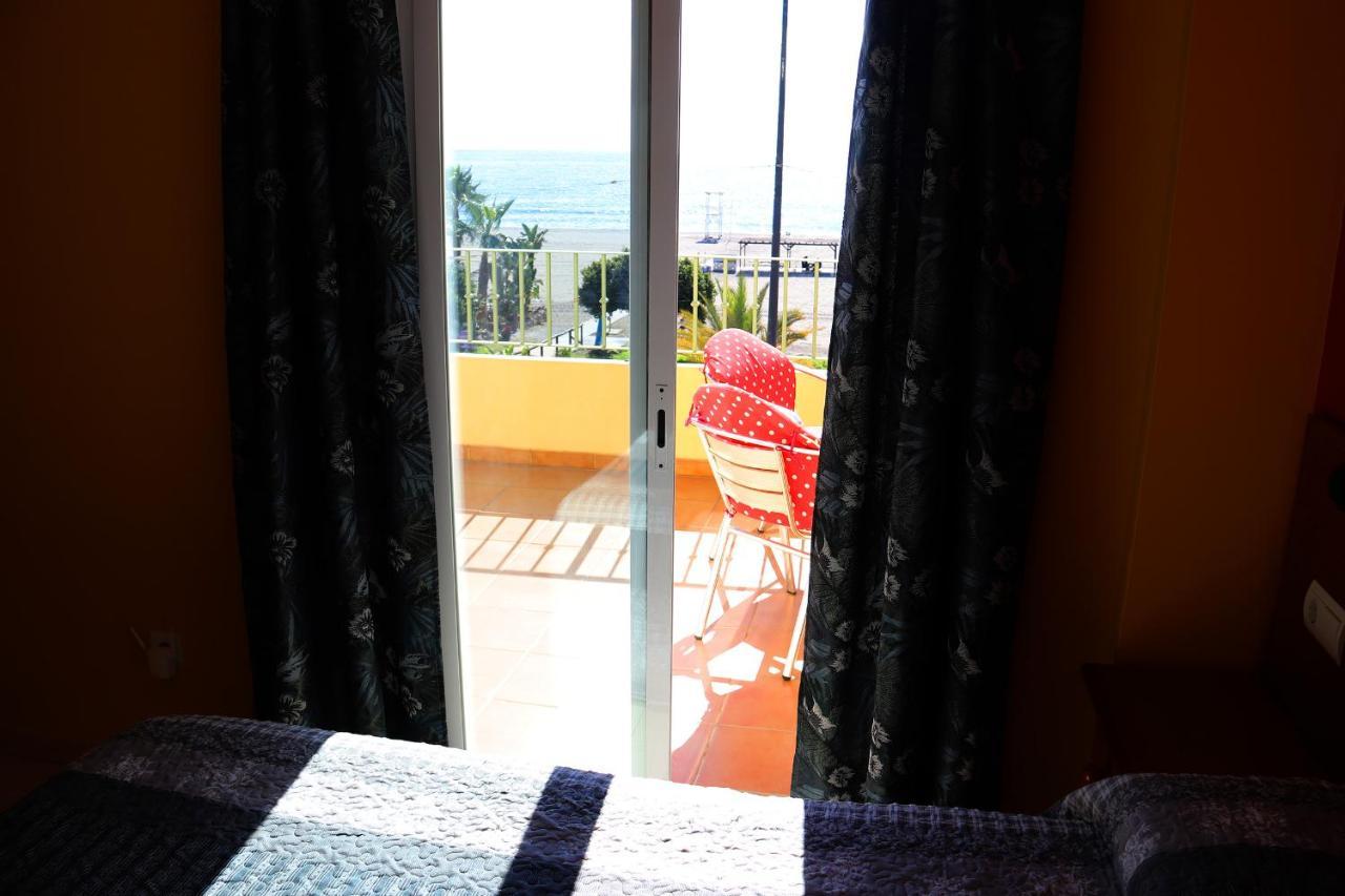 Hostal La Estacion Benajarafe Exteriér fotografie