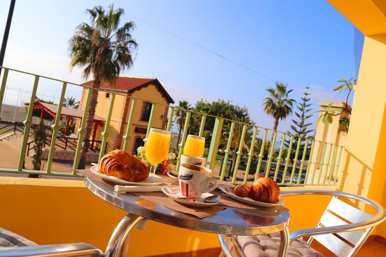 Hostal La Estacion Benajarafe Exteriér fotografie